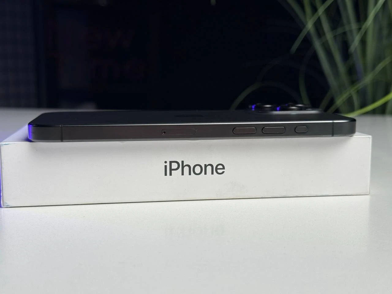 ВЖИВАНИЙ Б/У Apple iPhone 15 Pro Max 256GB Black Titanium (MU773) - Стан: гарний | Акумулятор: 100% | Комплектація: повний | Гарантія: 3 міс.