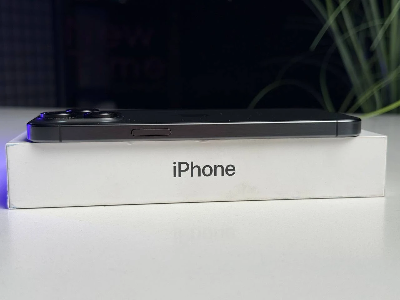 ВЖИВАНИЙ Б/У Apple iPhone 15 Pro Max 256GB Black Titanium (MU773) - Стан: гарний | Акумулятор: 100% | Комплектація: повний | Гарантія: 3 міс.