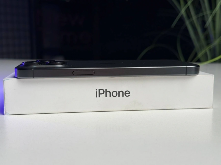 ВЖИВАНИЙ Б/У Apple iPhone 15 Pro Max 256GB Black Titanium (MU773) - Состояние: хороший | Аккумулятор: 100% | Комплектация: полный | Гарантія: 3 мес.