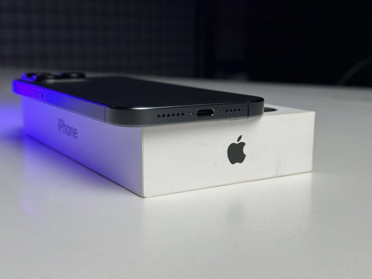 ВЖИВАНИЙ Б/У Apple iPhone 15 Pro Max 256GB Black Titanium (MU773) - Стан: гарний | Акумулятор: 100% | Комплектація: повний | Гарантія: 3 міс.