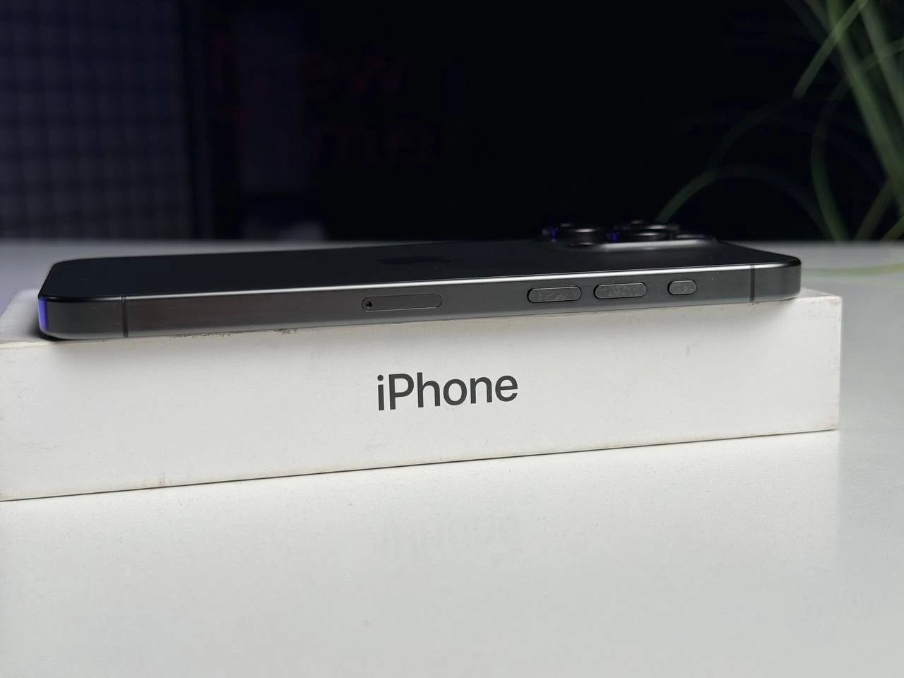 ВЖИВАНИЙ Б/У Apple iPhone 15 Pro Max 256GB Black Titanium (MU773) - Стан: гарний | Акумулятор: 100% | Комплектація: повний | Гарантія: 3 міс.