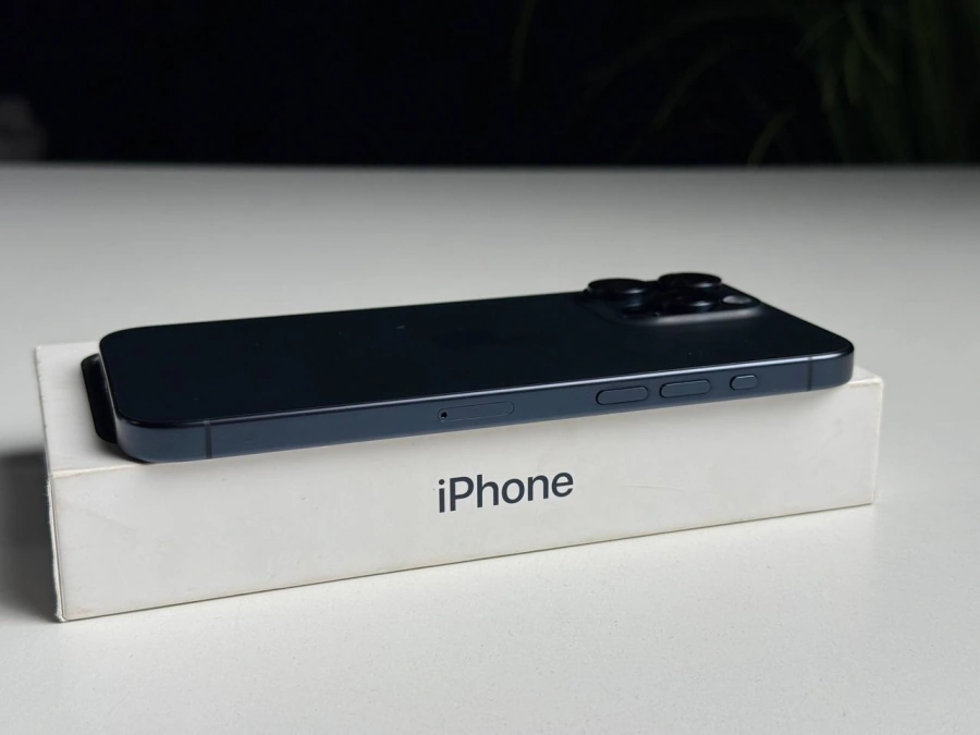 ВЖИВАНИЙ Б/У Apple iPhone 15 Pro Max 256GB Blue Titanium (MU7A3) - Состояние: хороший | Аккумулятор: 100% | Комплектация: полный | Гарантія: 3 мес.
