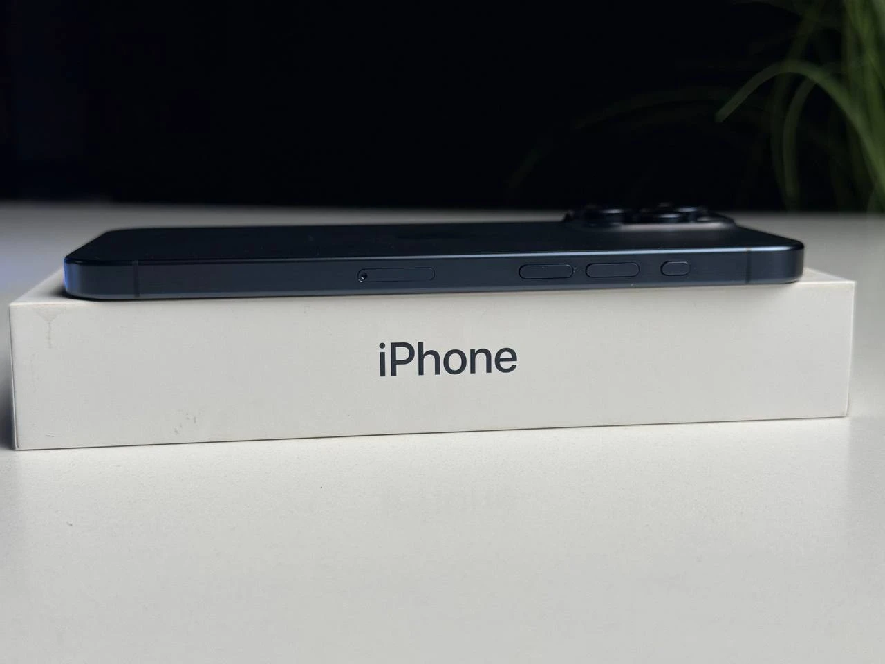 ВЖИВАНИЙ Б/У Apple iPhone 15 Pro Max 256GB Blue Titanium (MU7A3) - Состояние: хороший | Аккумулятор: 100% | Комплектация: полный | Гарантія: 3 мес.