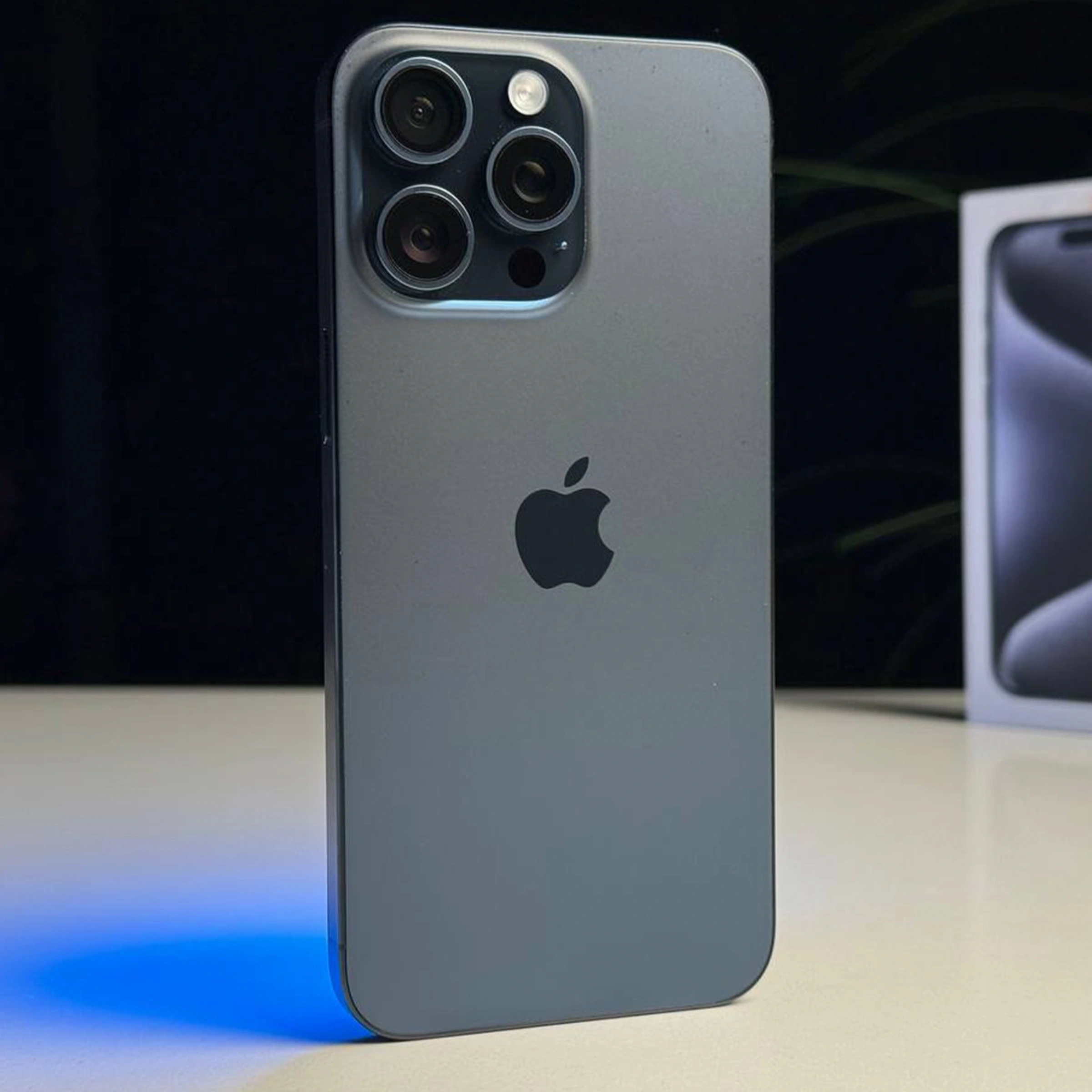 ВЖИВАНИЙ Б/У Apple iPhone 15 Pro Max 256GB Blue Titanium (MU7A3) - Состояние: хороший | Аккумулятор: 100% | Комплектация: полный | Гарантія: 3 мес.