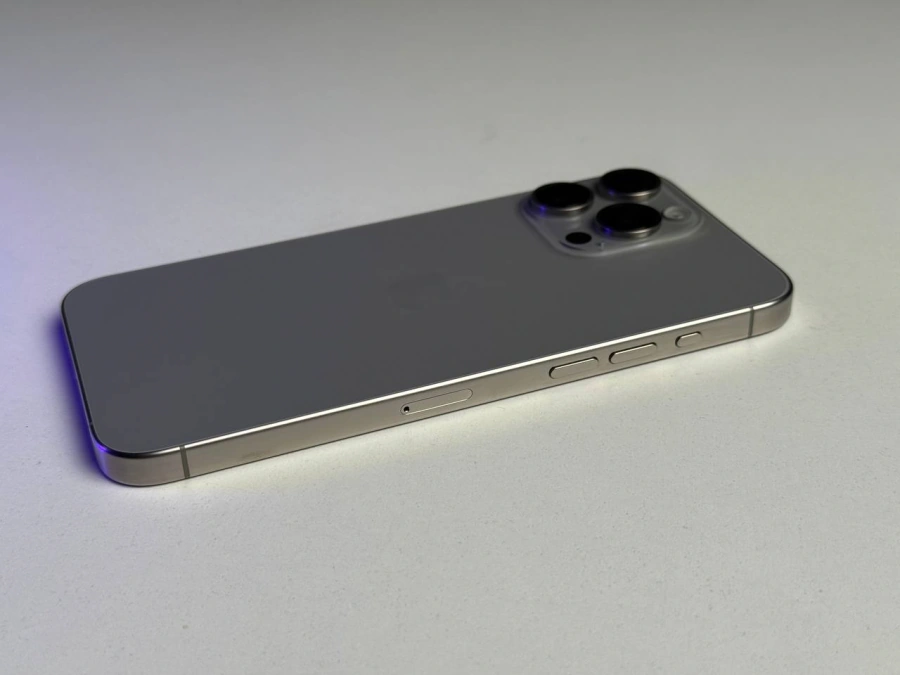 ВЖИВАНИЙ Б/У Apple iPhone 15 Pro Max 256GB Natural Titanium (MU793) - Стан: гарний | Акумулятор: 100% | Комплектація: iPhone, кабель | Гарантія: 3 міс.