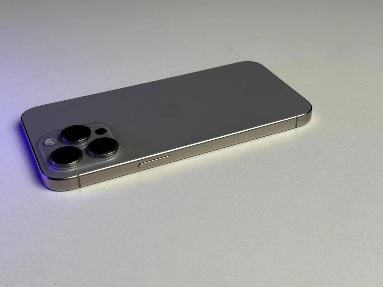 ВЖИВАНИЙ Б/У Apple iPhone 15 Pro Max 256GB Natural Titanium (MU793) - Стан: гарний | Акумулятор: 100% | Комплектація: iPhone, кабель | Гарантія: 3 міс.