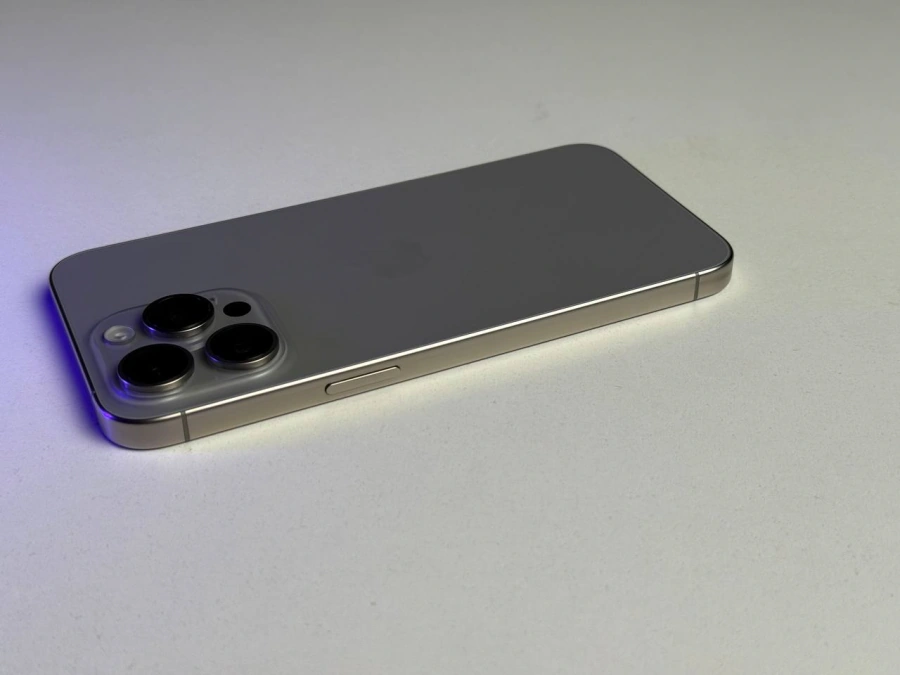 ВЖИВАНИЙ Б/У Apple iPhone 15 Pro Max 256GB Natural Titanium (MU793) - Стан: гарний | Акумулятор: 100% | Комплектація: iPhone, кабель | Гарантія: 3 міс.