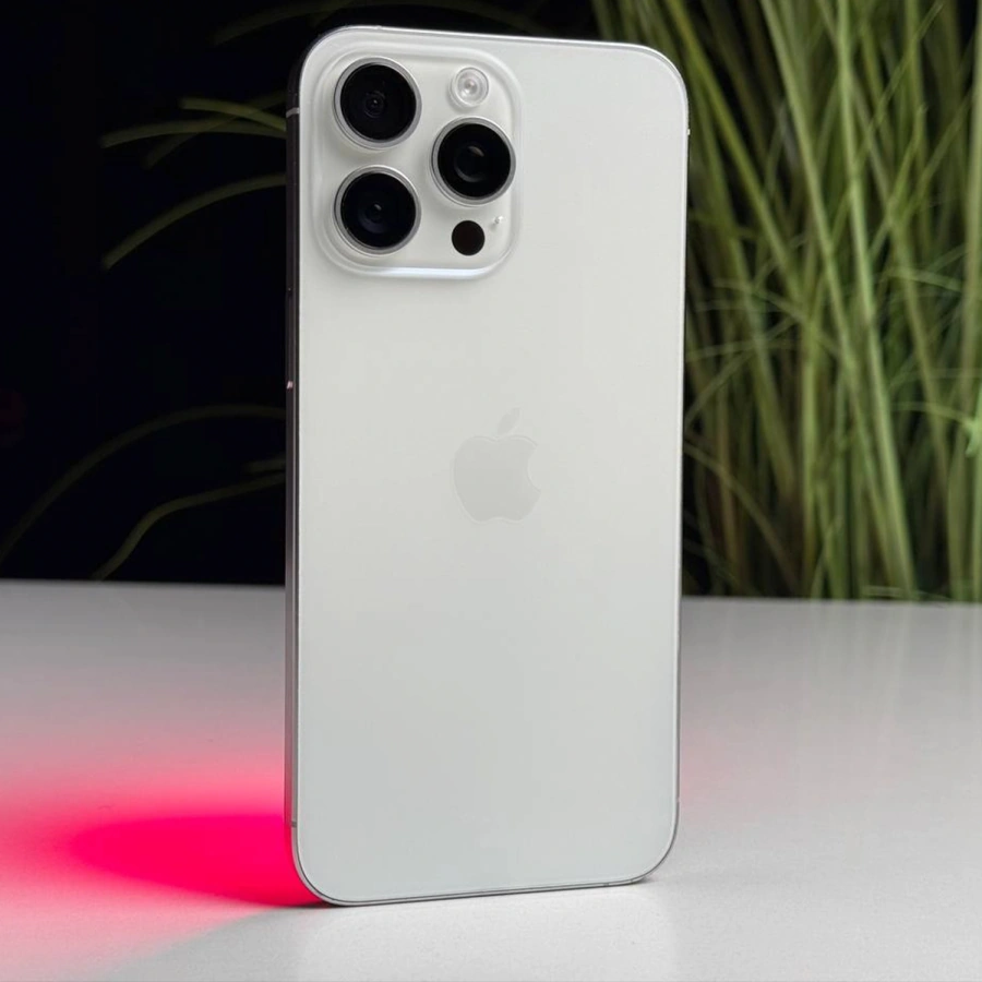 ВЖИВАНИЙ Б/У Apple iPhone 15 Pro Max 256GB White Titanium (MU783) - Стан: задовільний | Акумулятор: 87% | Комплектація: iPhone, кабель | Гарантія: 3 міс.