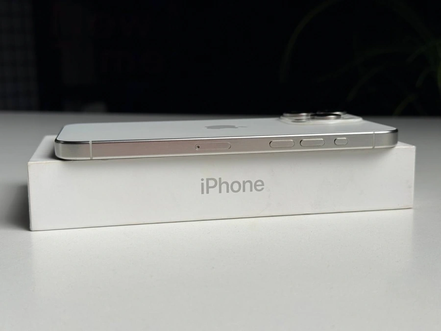 ВЖИВАНИЙ Б/У Apple iPhone 15 Pro Max 256GB White Titanium (MU783) - Состояние: хороший | Аккумулятор: 93% | Комплектация: полный | Гарантія: 3 мес.
