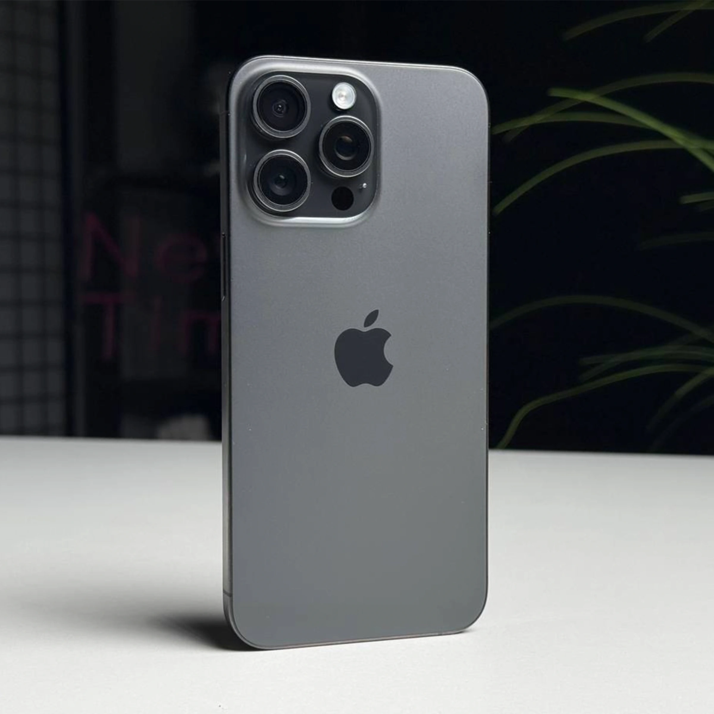 ВЖИВАНИЙ Б/У Apple iPhone 15 Pro Max 512GB Black Titanium (MU7C3) - Состояние: идеальный | Аккумулятор: 86% | Комплектация: iPhone, кабель | Гарантія: 3 мес.