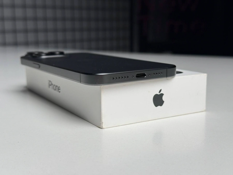 ВЖИВАНИЙ Б/У Apple iPhone 15 Pro Max 512GB Black Titanium (MU7C3) - Состояние: хороший | Аккумулятор: 87% | Комплектация: полный | Гарантія: 3 мес.