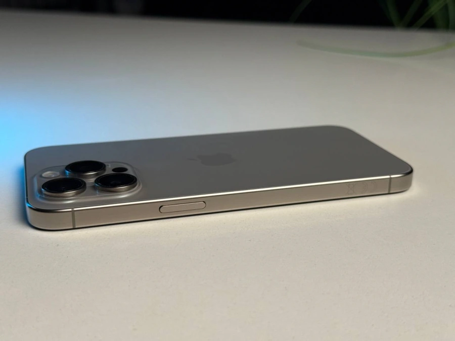 ВЖИВАНИЙ Б/У Apple iPhone 15 Pro Max 512GB Natural Titanium (MU7E3) - Стан: ідеальний | Акумулятор: 87% | Комплектація: iPhone, кабель | Гарантія: 3 міс.