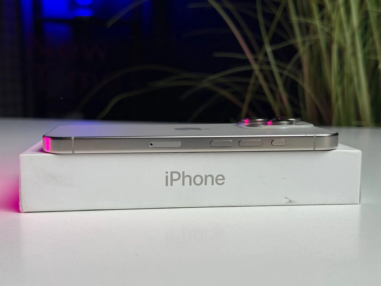 ВЖИВАНИЙ Б/У Apple iPhone 16 Pro 128GB Natural Titanium (MYNG3) - Состояние: удовлетворительный | Аккумулятор: 95% | Комплектация: полный | Гарантія: 3 мес.