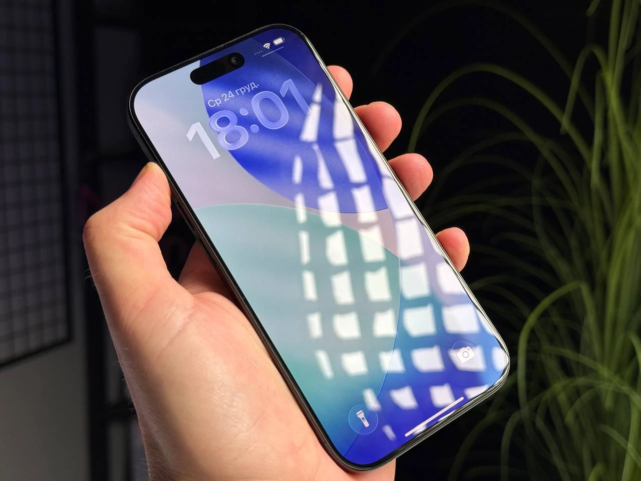 ВЖИВАНИЙ Б/У Apple iPhone 16 Pro 256GB Black Titanium (MYNH3) - Состояние: хороший | Аккумулятор: 93% | Комплектация: iPhone, кабель | Гарантія: 3 мес.