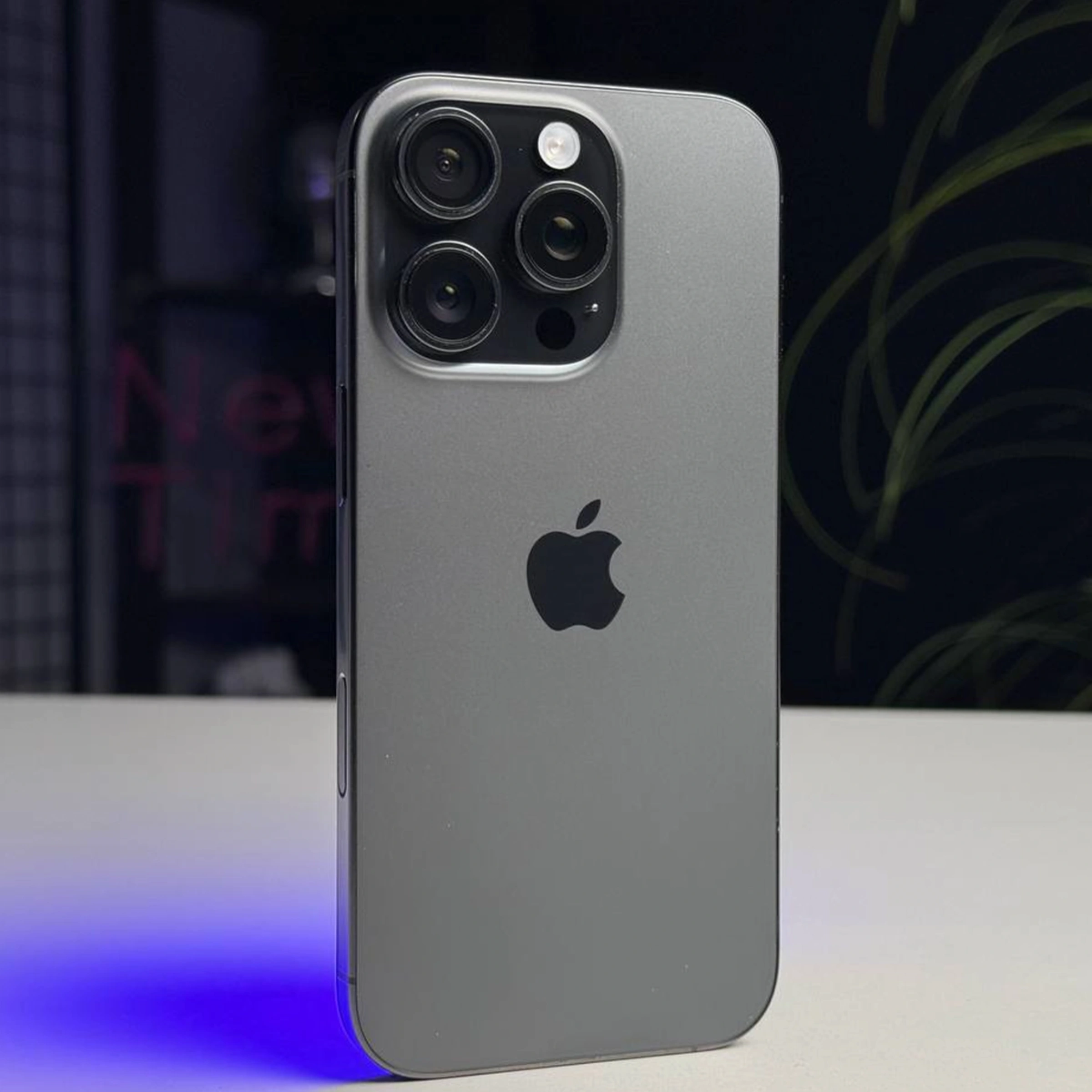 ВЖИВАНИЙ Б/У Apple iPhone 16 Pro 256GB Black Titanium (MYNH3) - Состояние: хороший | Аккумулятор: 93% | Комплектация: iPhone, кабель | Гарантія: 3 мес.