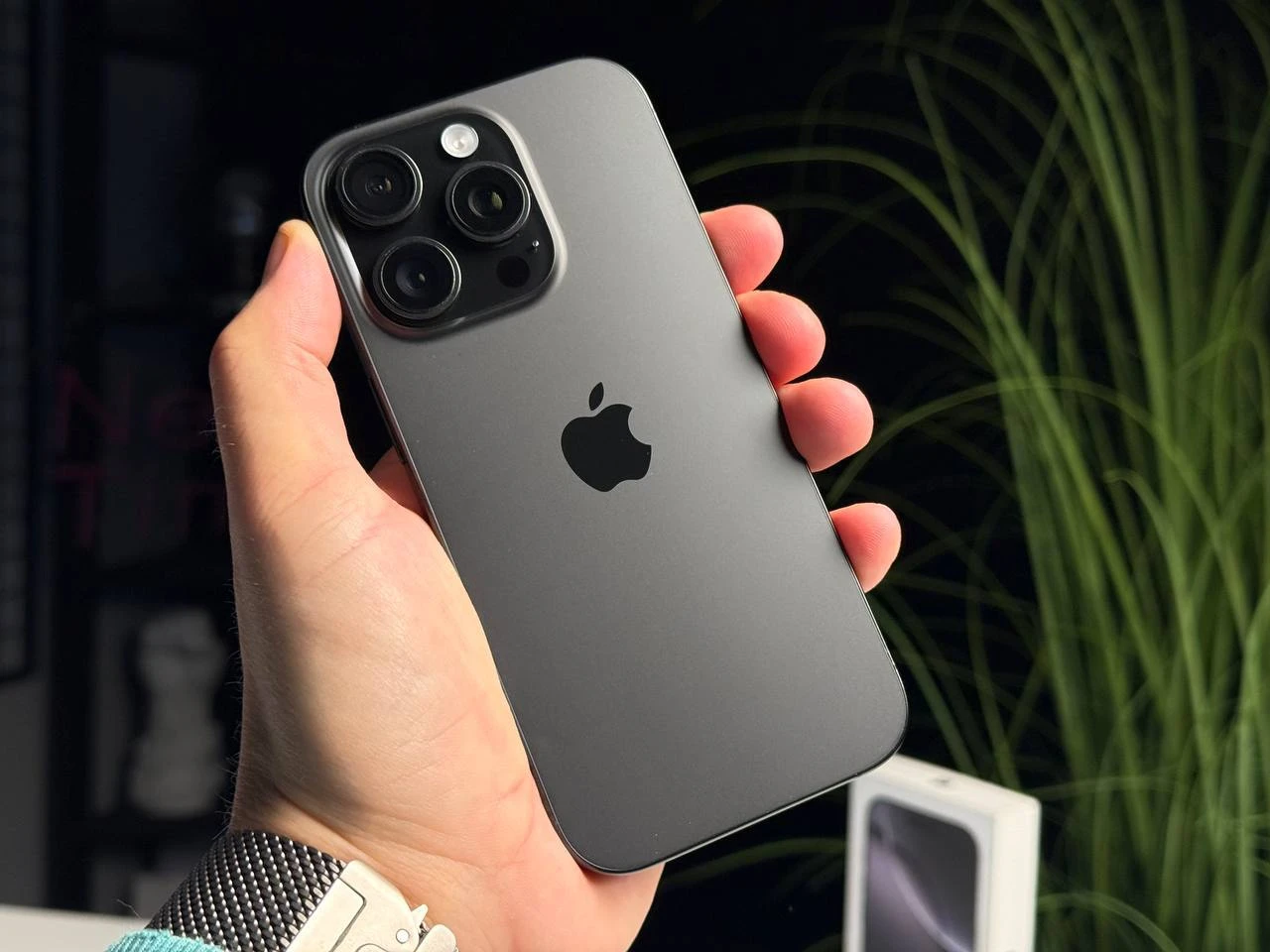 ВЖИВАНИЙ Б/У Apple iPhone 16 Pro 512GB Black Titanium (MYNM3) - Состояние: хороший | Аккумулятор: 98% | Комплектация: полный | Гарантія: 3 мес.