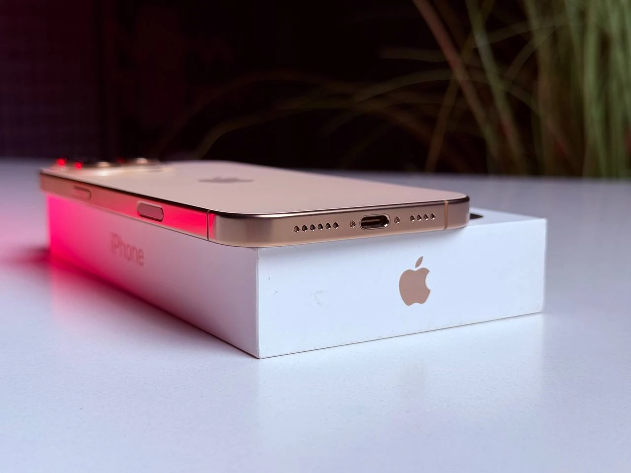 ВЖИВАНИЙ Б/У Apple iPhone 16 Pro Max 256GB Desert Titanium (MYWX3) - Стан: ідеальний | Акумулятор: 92% | Комплектація: повний | Гарантія: 3 міс.