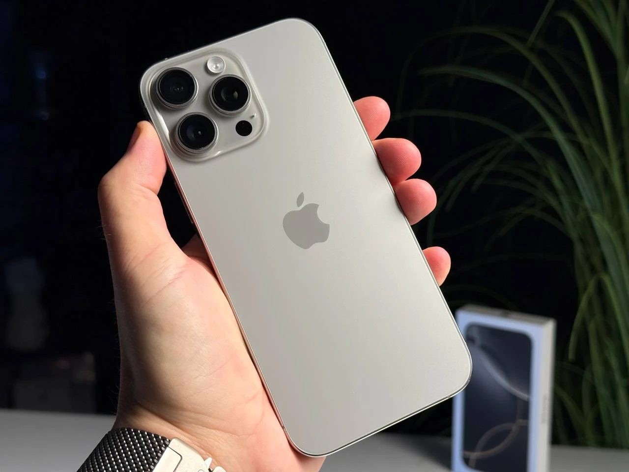 ВЖИВАНИЙ Б/У Apple iPhone 16 Pro Max 512GB Natural Titanium (MYX33) - Состояние: хороший | Аккумулятор: 92% | Комплектация: полный | Гарантія: 3 мес.