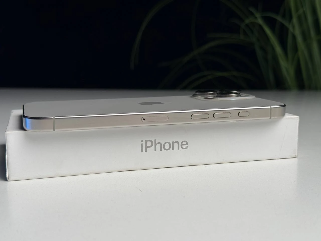 ВЖИВАНИЙ Б/У Apple iPhone 16 Pro Max 512GB Natural Titanium (MYX33) - Состояние: хороший | Аккумулятор: 92% | Комплектация: полный | Гарантія: 3 мес.