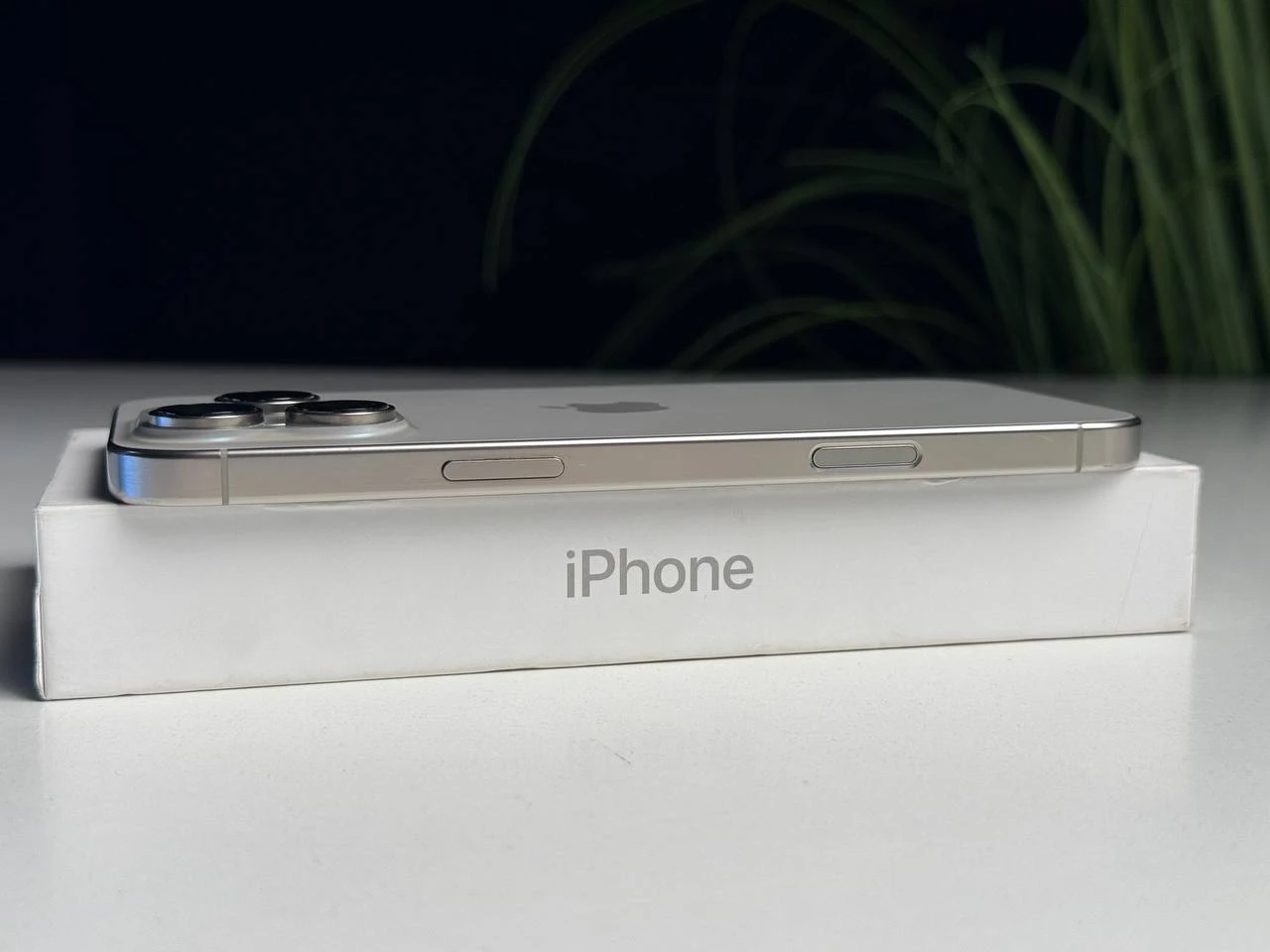 ВЖИВАНИЙ Б/У Apple iPhone 16 Pro Max 512GB Natural Titanium (MYX33) - Состояние: хороший | Аккумулятор: 92% | Комплектация: полный | Гарантія: 3 мес.