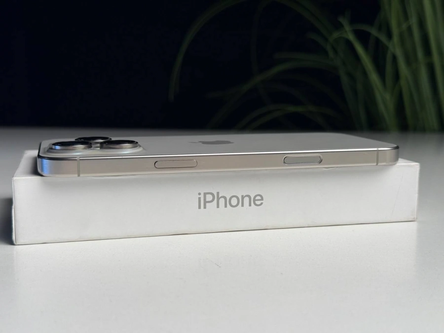 ВЖИВАНИЙ Б/У Apple iPhone 16 Pro Max 512GB Natural Titanium (MYX33) - Состояние: хороший | Аккумулятор: 92% | Комплектация: полный | Гарантія: 3 мес.