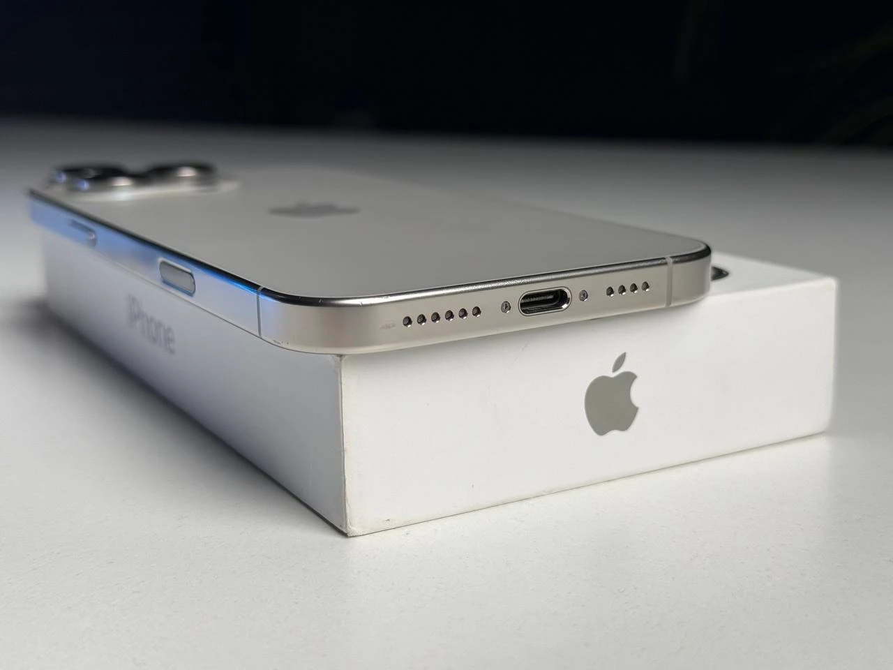 ВЖИВАНИЙ Б/У Apple iPhone 16 Pro Max 512GB Natural Titanium (MYX33) - Состояние: хороший | Аккумулятор: 92% | Комплектация: полный | Гарантія: 3 мес.