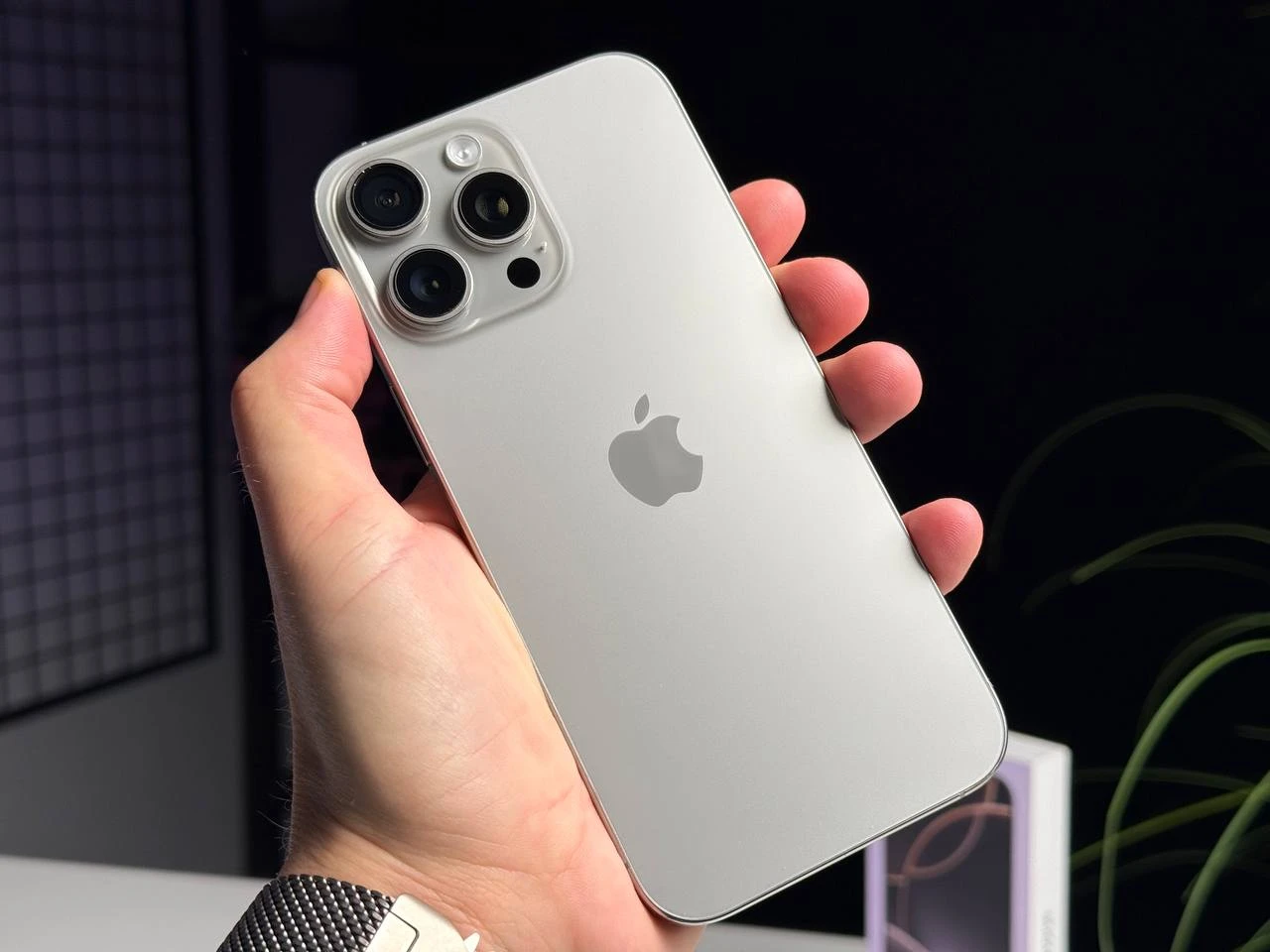 ВЖИВАНИЙ Б/У Apple iPhone 16 Pro Max 512GB Natural Titanium (MYX33) - Состояние: хороший | Аккумулятор: 93% | Комплектация: полный | Гарантія: 3 мес.