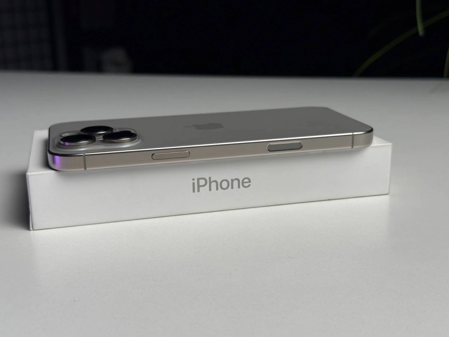 ВЖИВАНИЙ Б/У Apple iPhone 16 Pro Max 512GB Natural Titanium (MYX33) - Состояние: хороший | Аккумулятор: 93% | Комплектация: полный | Гарантія: 3 мес.
