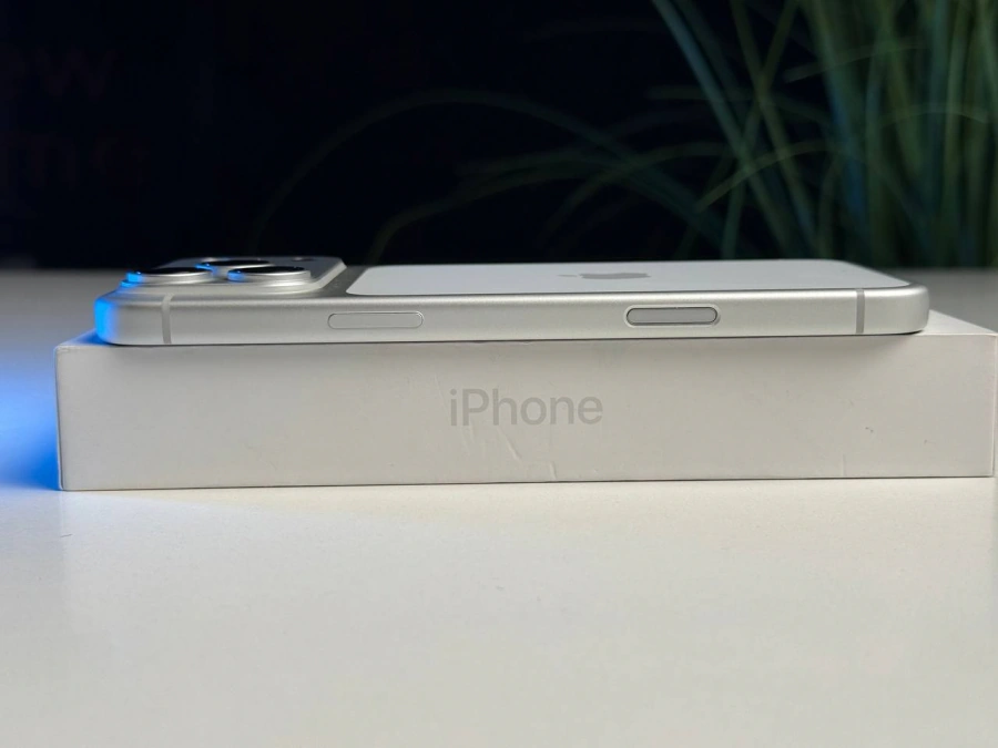 ВЖИВАНИЙ Б/У Apple iPhone 17 Pro Max 1TB eSim Silver (MFXN4, MFYF4) - Стан: ідеальний | Акумулятор: 100% | Комплектація: повний | Гарантія: 6 міс.