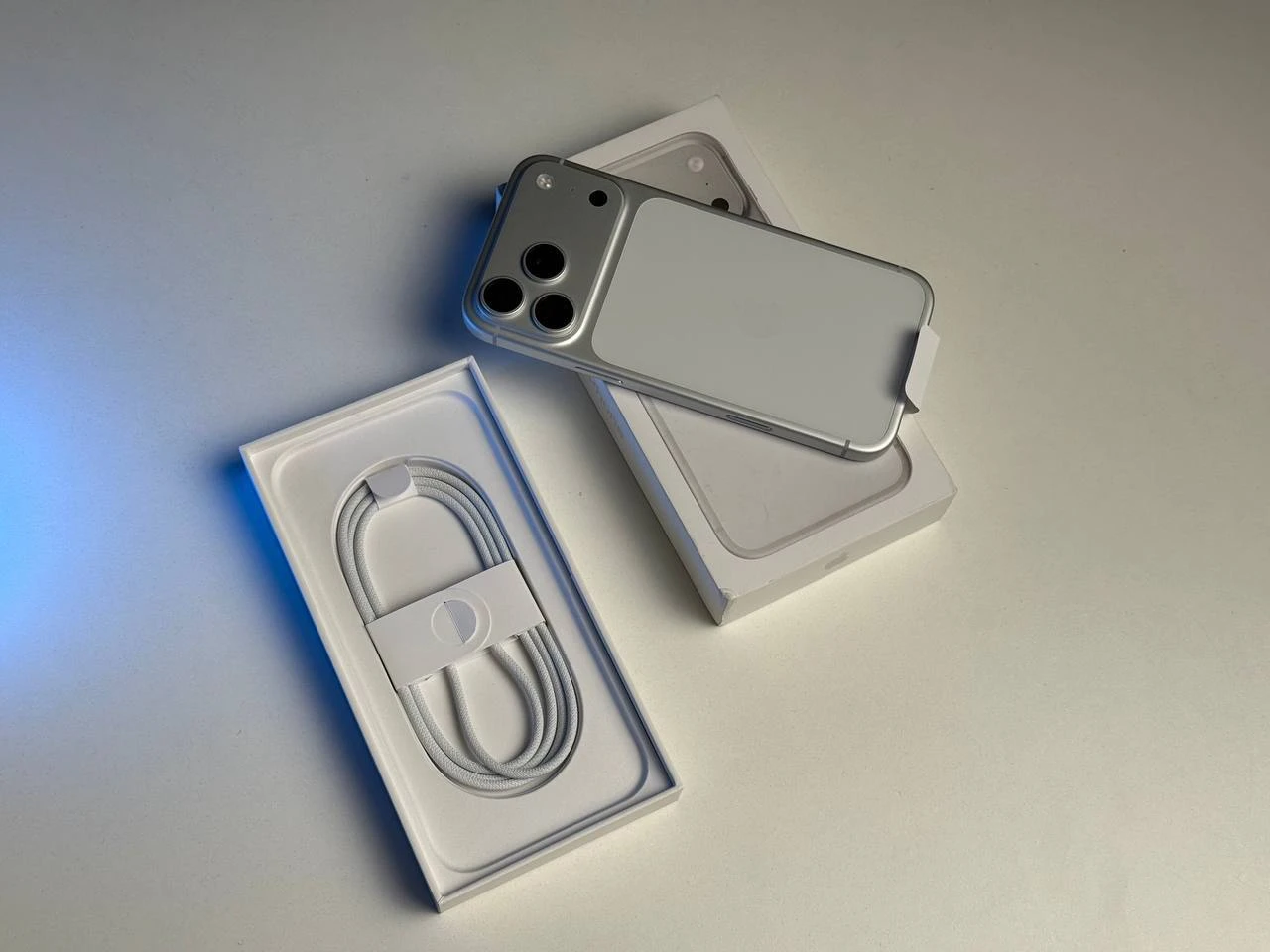 ВЖИВАНИЙ Б/У Apple iPhone 17 Pro Max 1TB eSim Silver (MFXN4, MFYF4) - Состояние: идеальный | Аккумулятор: 100% | Комплектация: полный | Гарантія: 6 мес.