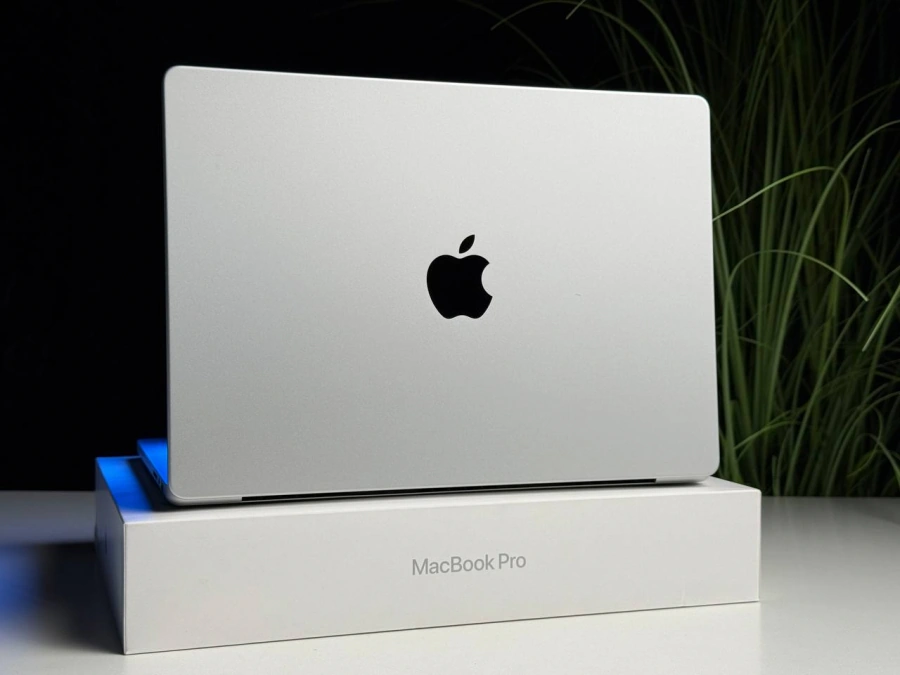 ВІТРИННИЙ Apple MacBook Pro 14" M4/10CPU/10GPU/16GB/512GB Silver 2024 (MW2W3) - Стан: ідеальний | Акумулятор: 100% | Комплектація: повний | Гарантія: 3 міс.