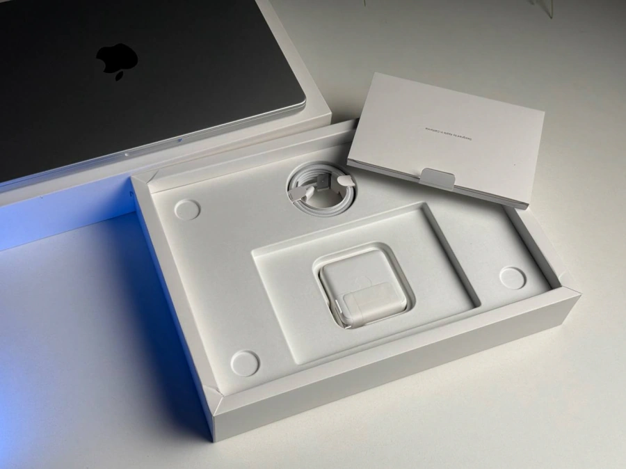 ВІТРИННИЙ Apple MacBook Pro 14" M4/10CPU/10GPU/16GB/512GB Silver 2024 (MW2W3) - Стан: ідеальний | Акумулятор: 100% | Комплектація: повний | Гарантія: 3 міс.