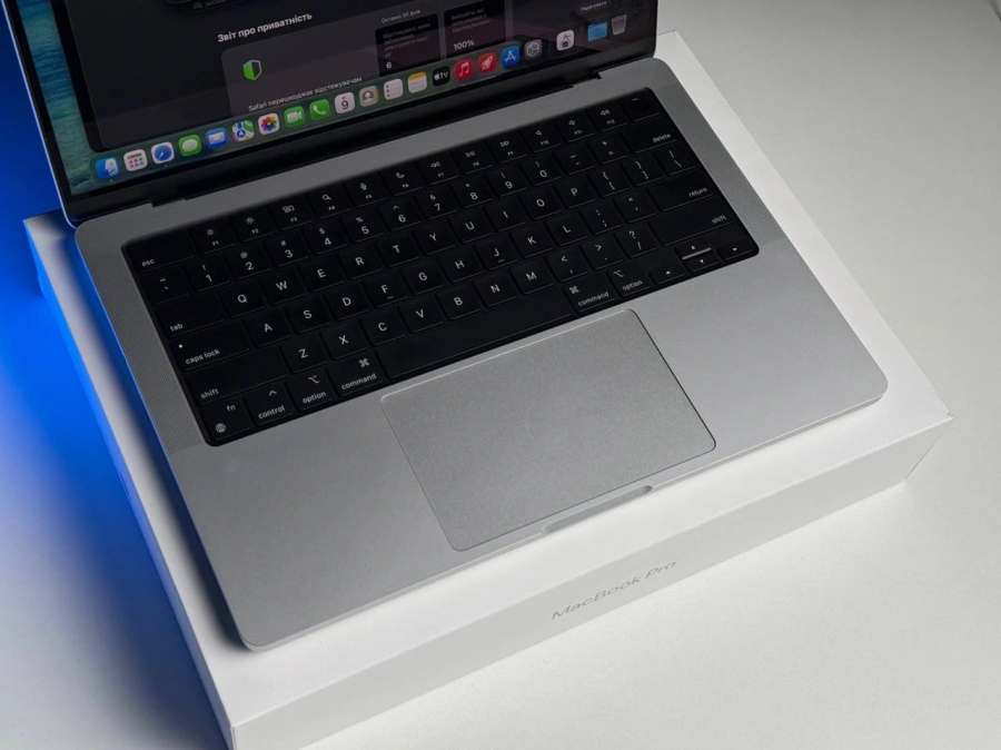 ВІТРИННИЙ Apple MacBook Pro 14" M4/10CPU/10GPU/16GB/512GB Silver 2024 (MW2W3) - Стан: ідеальний | Акумулятор: 100% | Комплектація: повний | Гарантія: 3 міс.
