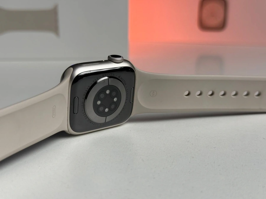 ВЖИВАНИЙ Б/У Apple Watch Series 8 GPS 41mm Starlight Aluminum Case with Starlight Sport Band - S/M (MNU93) - Состояние: хороший | Аккумулятор: 88% | Комплектация: полный | Гарантія: 3 мес.