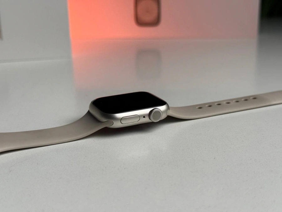 ВЖИВАНИЙ Б/У Apple Watch Series 8 GPS 41mm Starlight Aluminum Case with Starlight Sport Band - S/M (MNU93) - Состояние: хороший | Аккумулятор: 88% | Комплектация: полный | Гарантія: 3 мес.