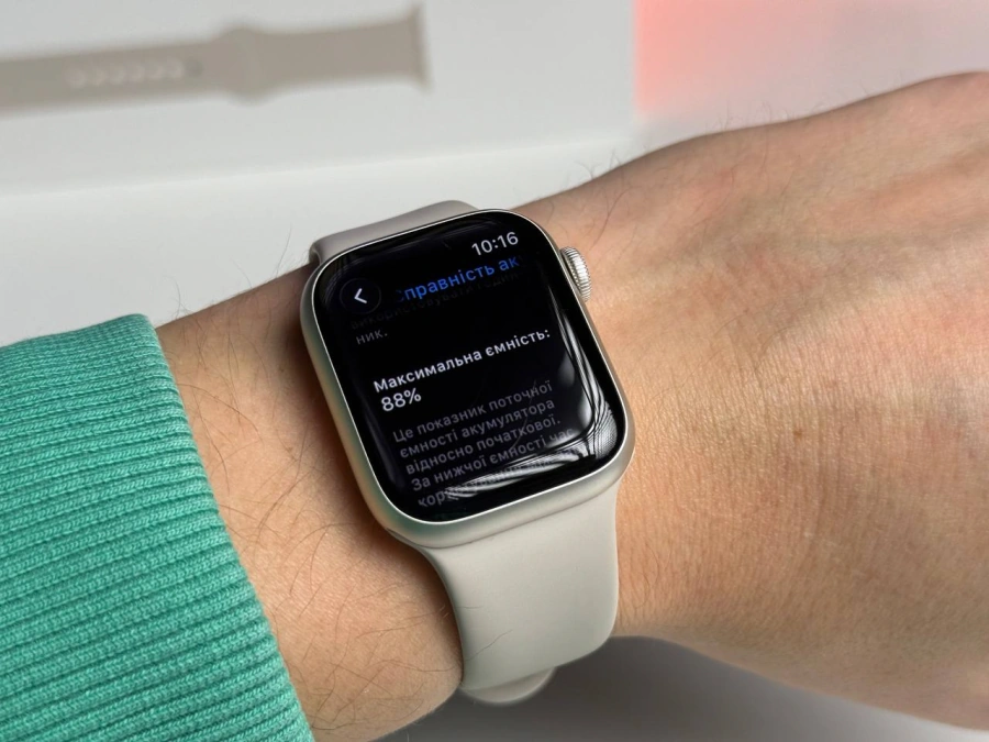 ВЖИВАНИЙ Б/У Apple Watch Series 8 GPS 41mm Starlight Aluminum Case with Starlight Sport Band - S/M (MNU93) - Состояние: хороший | Аккумулятор: 88% | Комплектация: полный | Гарантія: 3 мес.