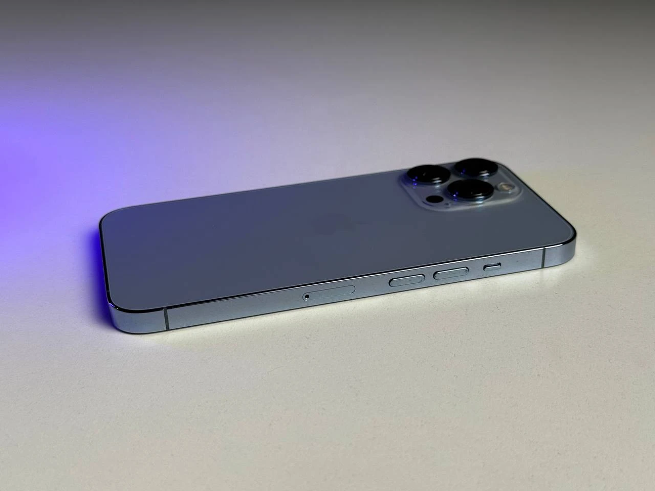 ВЖИВАНИЙ Б/У Apple iPhone 13 Pro 512GB Sierra Blue (MLU73, MLVU3) - Состояние: хороший | Аккумулятор: 87% | Комплектация: iPhone, кабель | Гарантія: 3 мес.