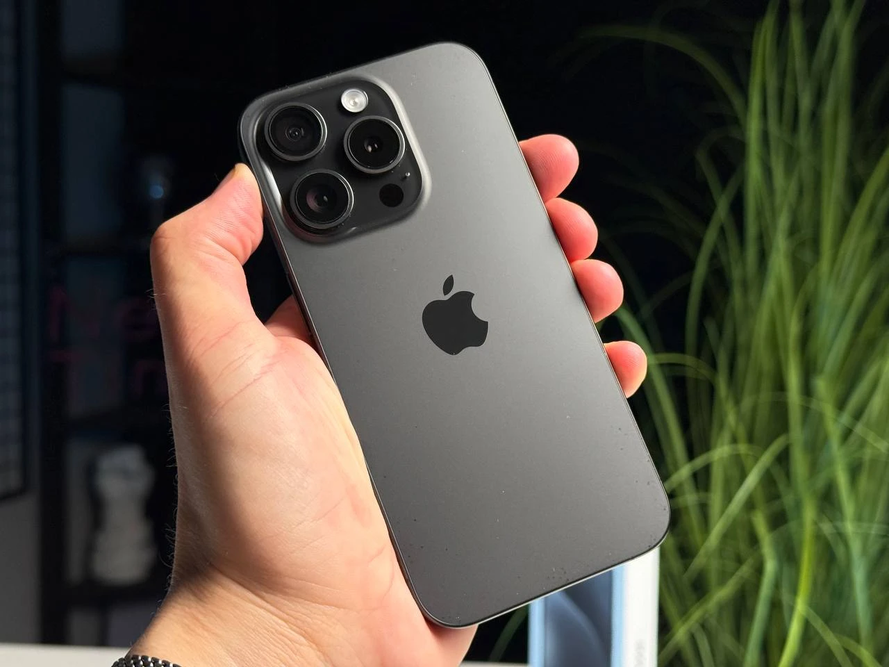 ВЖИВАНИЙ Б/У Apple iPhone 15 Pro 128GB Black Titanium (MTUV3) - Стан: гарний | Акумулятор: 87% | Комплектація: повний | Гарантія: 3 міс.