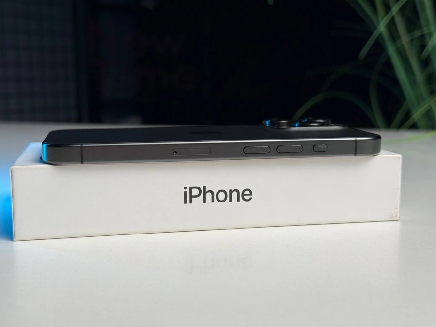 ВЖИВАНИЙ Б/У Apple iPhone 15 Pro 128GB Black Titanium (MTUV3) - Состояние: хороший | Аккумулятор: 87% | Комплектация: полный | Гарантія: 3 мес.