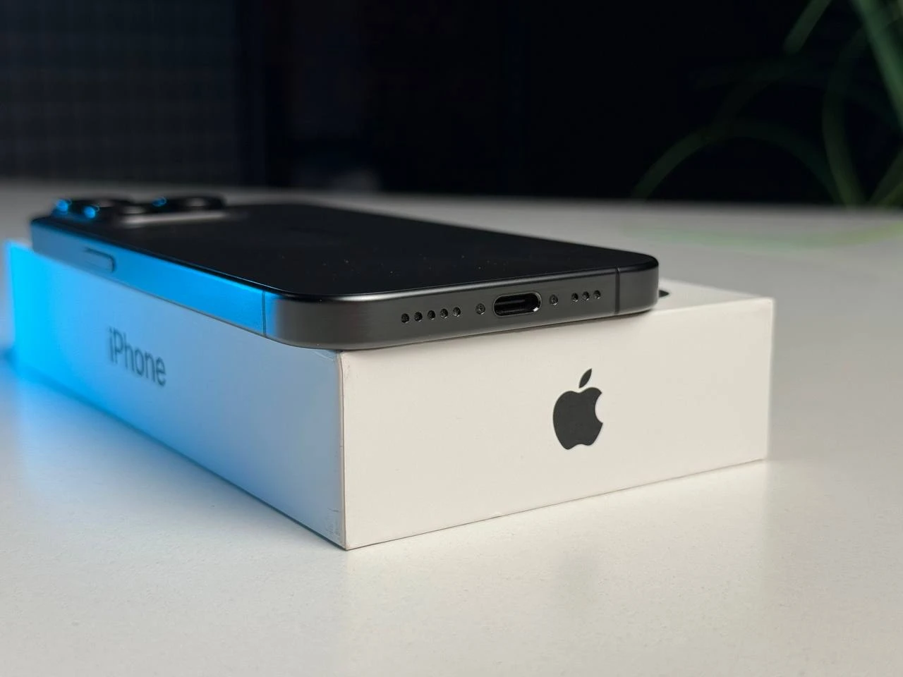 ВЖИВАНИЙ Б/У Apple iPhone 15 Pro 128GB Black Titanium (MTUV3) - Стан: гарний | Акумулятор: 87% | Комплектація: повний | Гарантія: 3 міс.