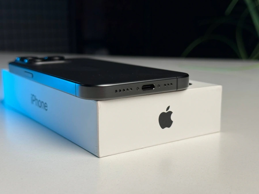 ВЖИВАНИЙ Б/У Apple iPhone 15 Pro 128GB Black Titanium (MTUV3) - Состояние: хороший | Аккумулятор: 87% | Комплектация: полный | Гарантія: 3 мес.