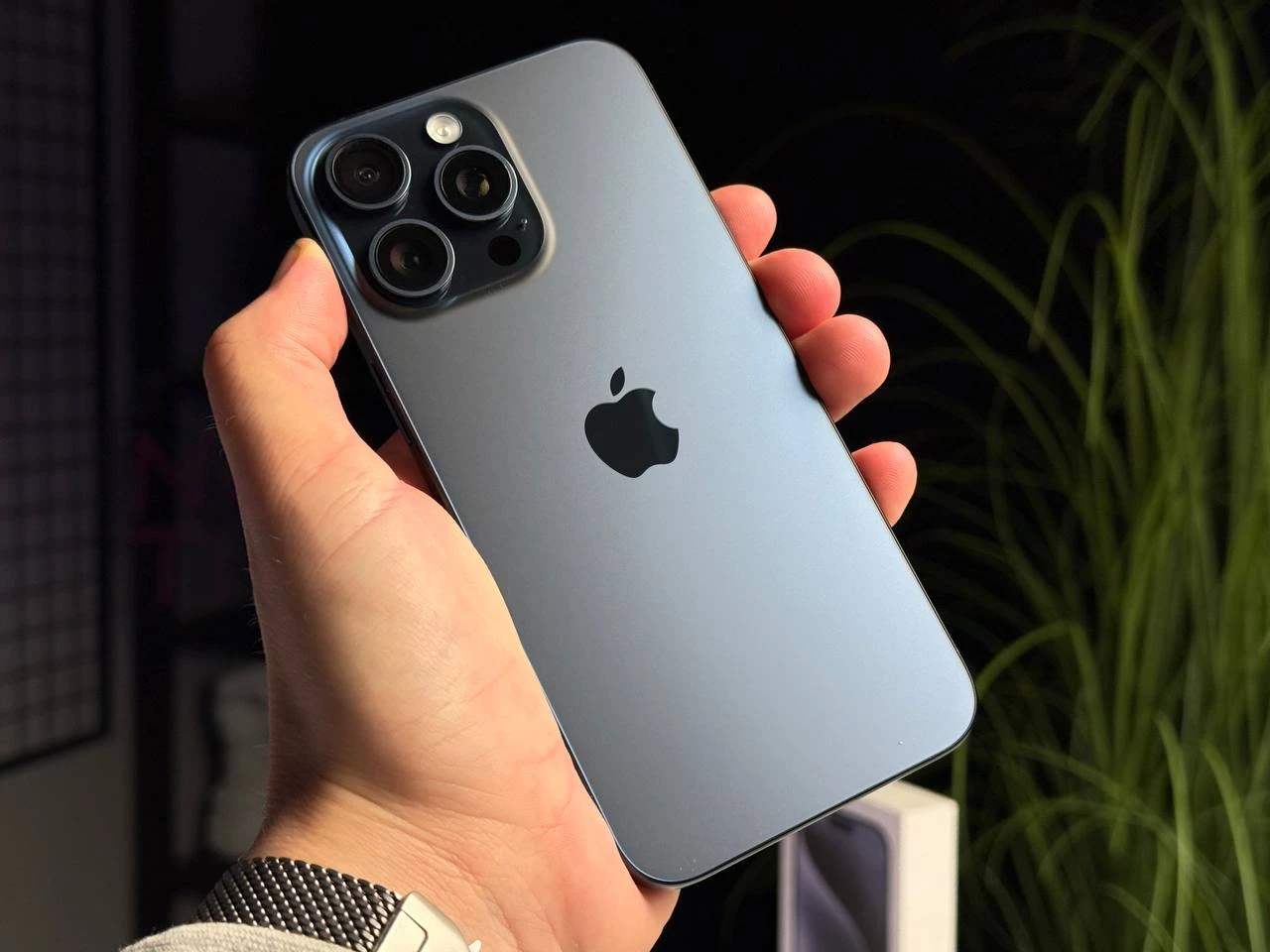 ВЖИВАНИЙ Б/У Apple iPhone 15 Pro Max 256GB Blue Titanium (MU7A3) - Состояние: хороший | Аккумулятор: 88% | Комплектация: полный | Гарантія: 3 мес.