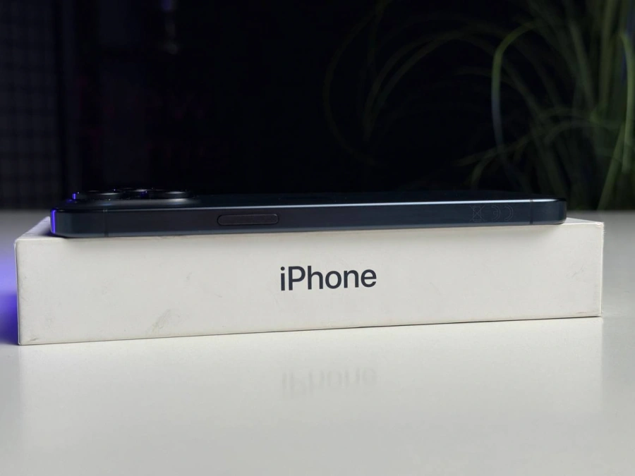 ВЖИВАНИЙ Б/У Apple iPhone 15 Pro Max 256GB Blue Titanium (MU7A3) - Состояние: хороший | Аккумулятор: 88% | Комплектация: полный | Гарантія: 3 мес.