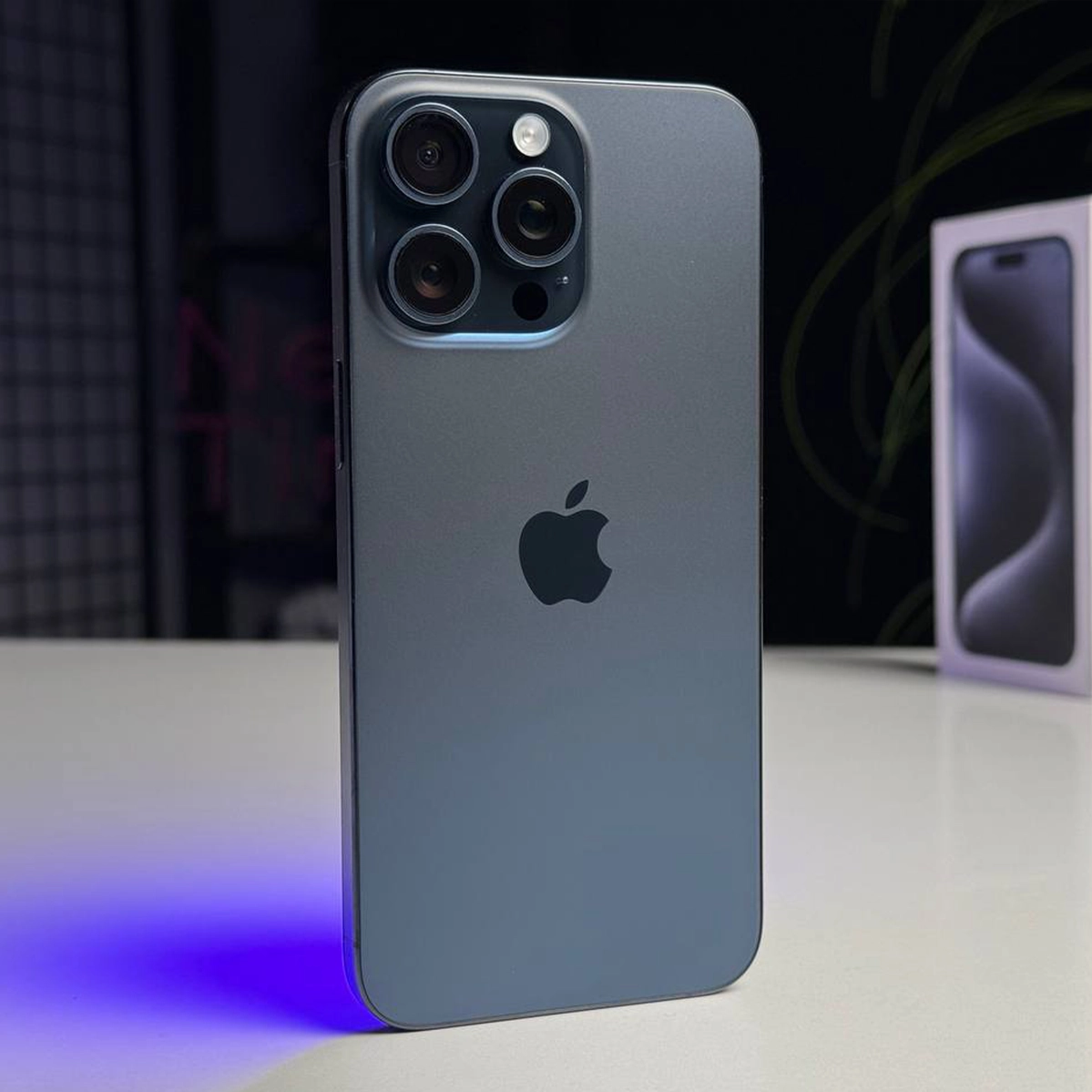 ВЖИВАНИЙ Б/У Apple iPhone 15 Pro Max 256GB Blue Titanium (MU7A3) - Состояние: хороший | Аккумулятор: 88% | Комплектация: полный | Гарантія: 3 мес.