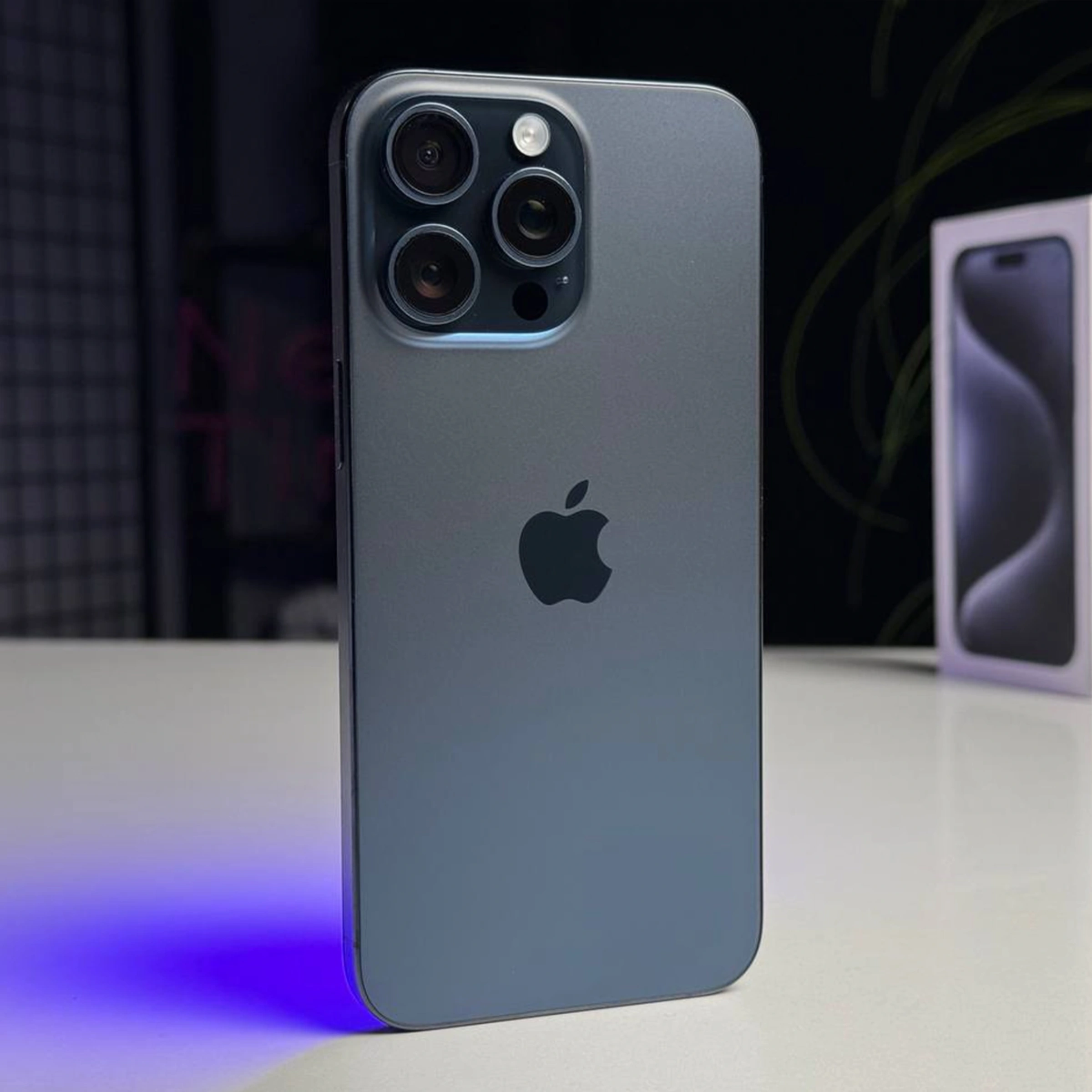 ВЖИВАНИЙ Б/У Apple iPhone 15 Pro Max 256GB Blue Titanium (MU7A3) - Состояние: хороший | Аккумулятор: 88% | Комплектация: полный | Гарантія: 3 мес.