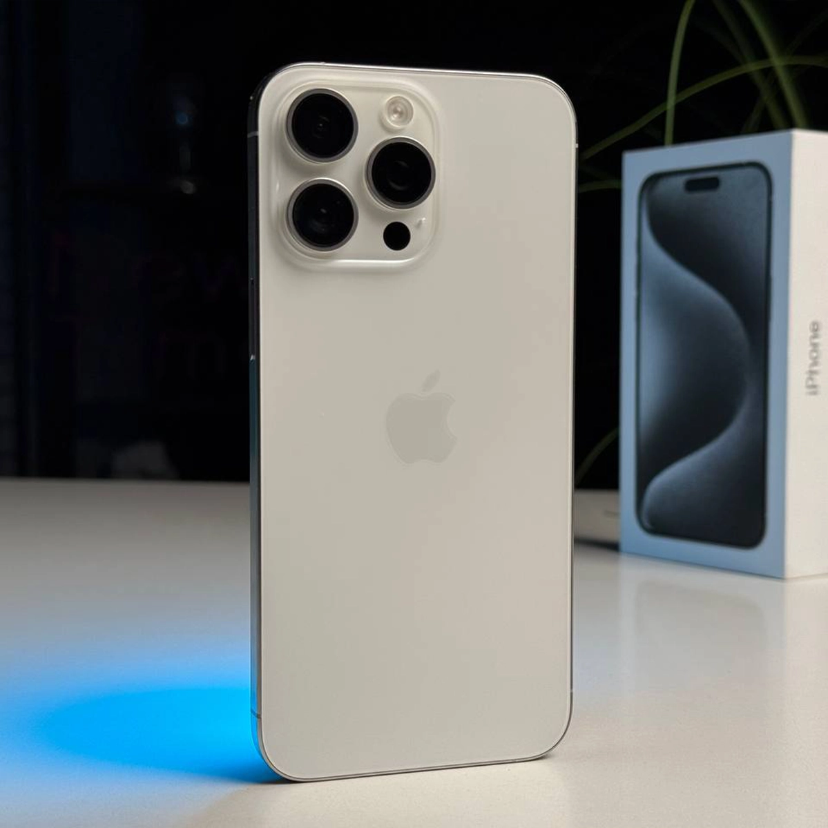 ВЖИВАНИЙ Б/У Apple iPhone 15 Pro Max 256GB White Titanium (MU783) - Состояние: хороший | Аккумулятор: 87% | Комплектация: полный | Гарантія: 3 мес.