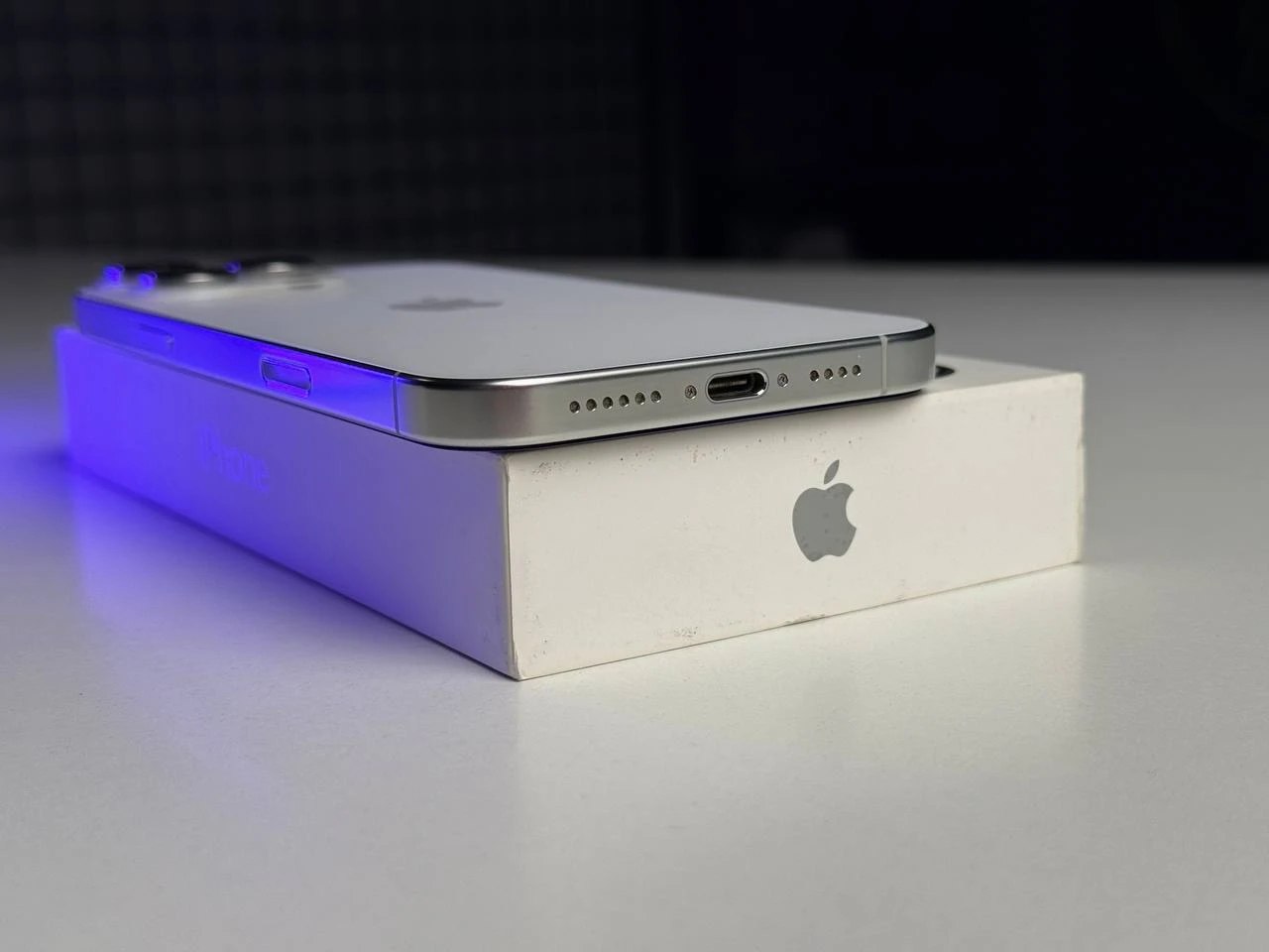 ВЖИВАНИЙ Б/У Apple iPhone 16 Pro Max 256GB White Titanium (MYWW3) - Состояние: идеальный | Аккумулятор: 95% | Комплектация: полный | Гарантія: 3 мес.