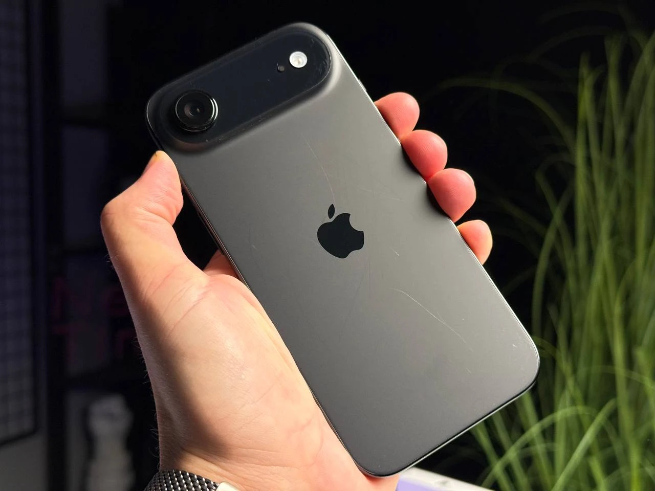 ВЖИВАНИЙ Б/У Apple iPhone Air 256GB Space Black (MG2L4, MG184, MG274) - Стан: задовільний | Акумулятор: 100% | Комплектація: повний | Гарантія: 3 міс.