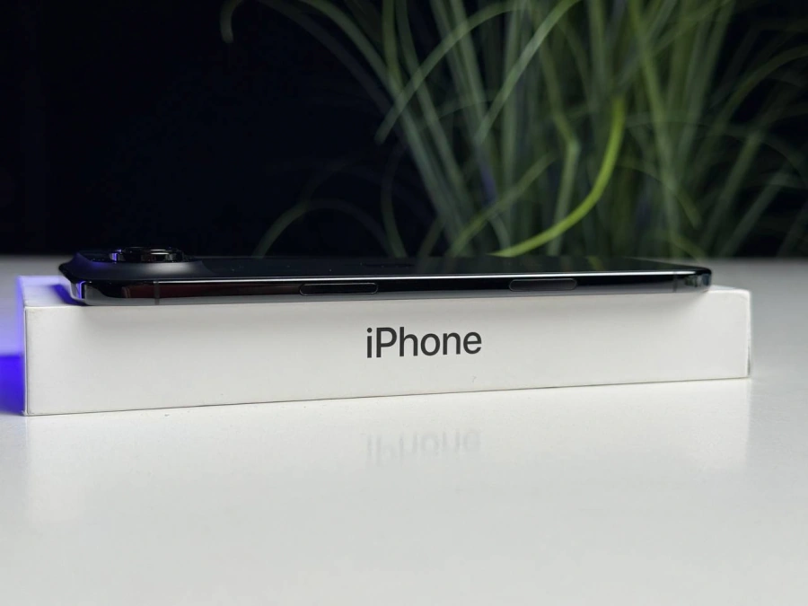 ВЖИВАНИЙ Б/У Apple iPhone Air 256GB Space Black (MG2L4, MG184, MG274) - Стан: задовільний | Акумулятор: 100% | Комплектація: повний | Гарантія: 3 міс.