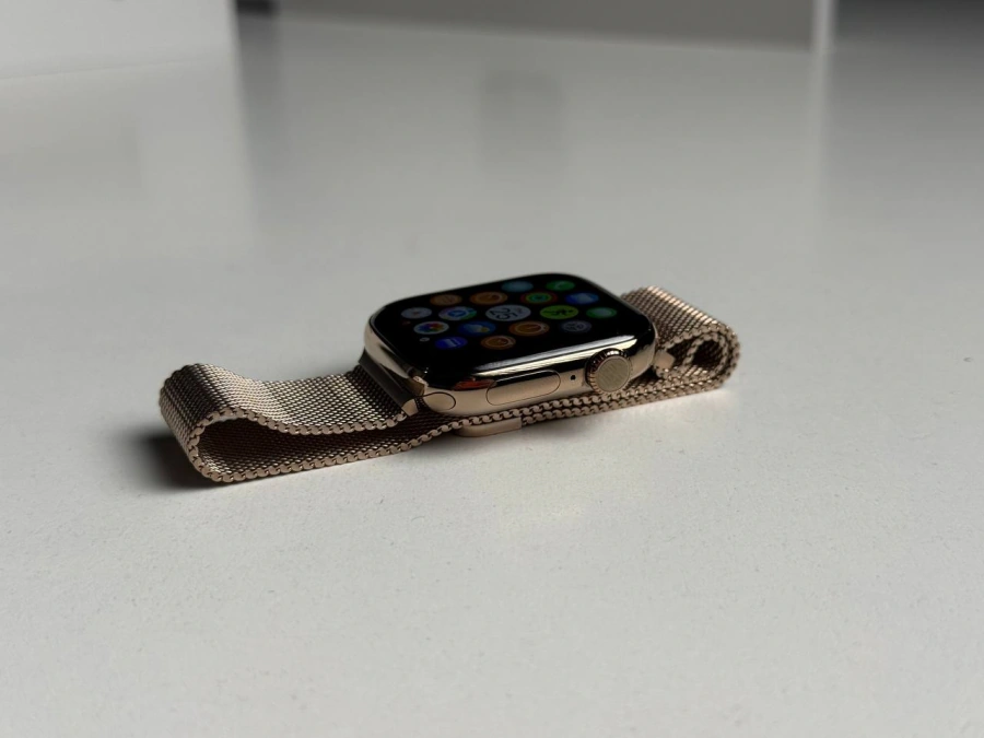 ВЖИВАНИЙ Б/У Apple Watch Series 10 GPS + Cellular 42mm Gold Titanium Case with Gold Milanese Loop (MX083) - Стан: гарний | Акумулятор: 100% | Комплектація: повний | Гарантія: 3 міс.